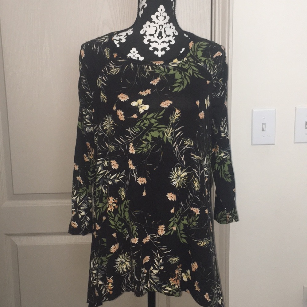 Floral Drop Tail Tunic